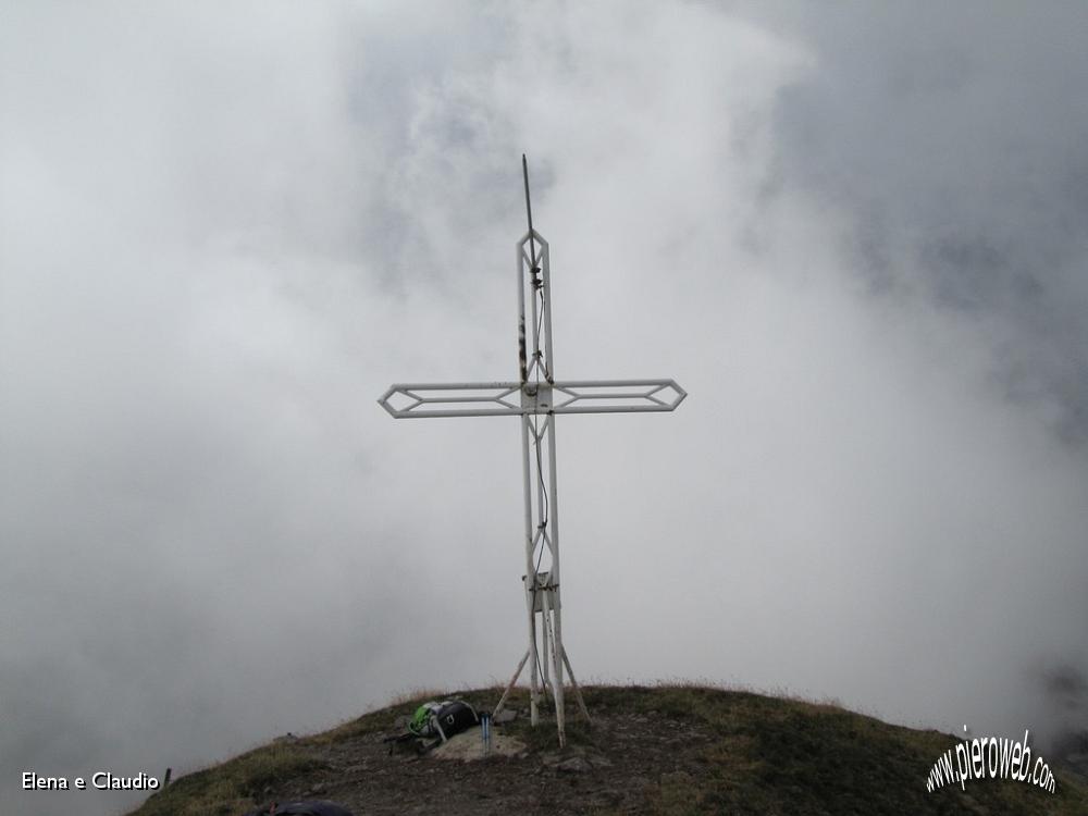 19 Croce e nebbia.JPG